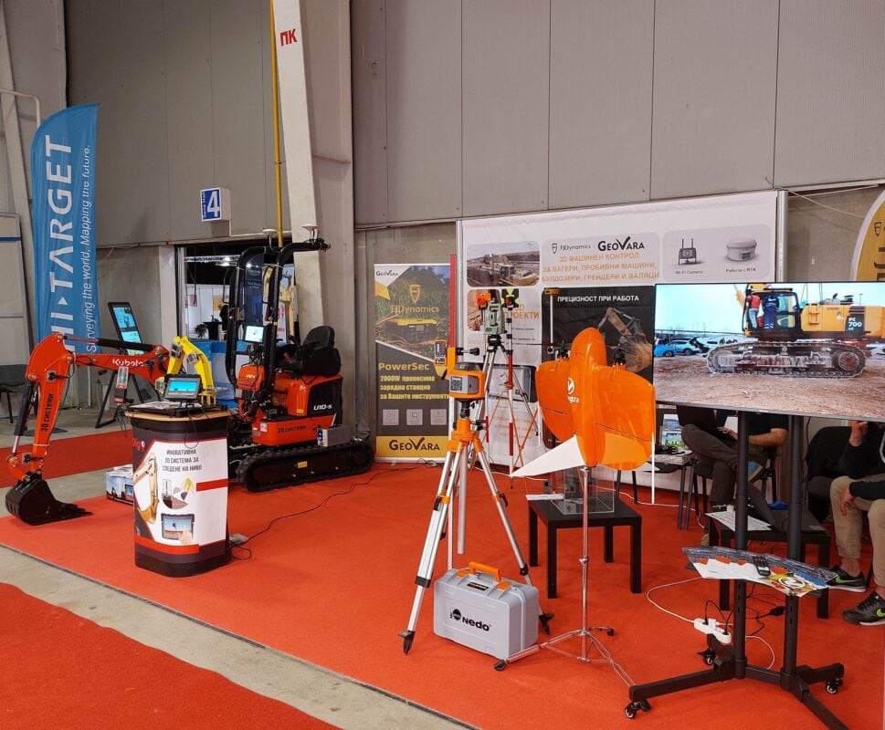 Hi-target chưng bày