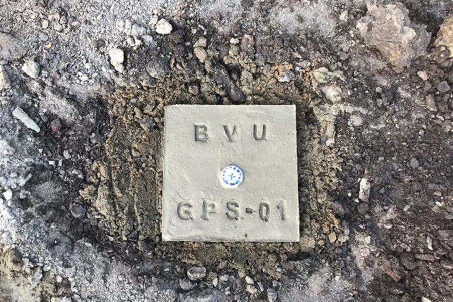 Mốc GPS trong trắc địa