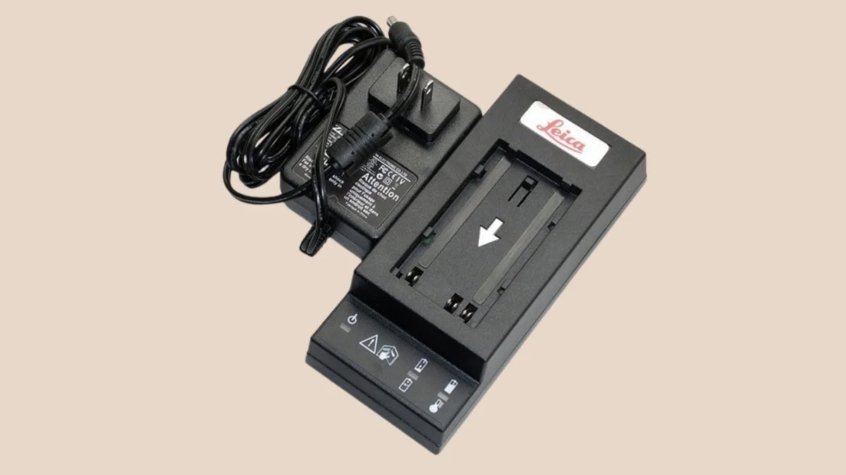 sạc pin toàn đạc Leica TS GKL211