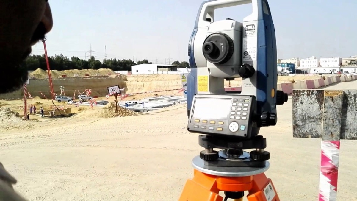 Máy RTK hay máy toàn đạc để quan trắc công trình: Lựa chọn nào tối ưu hơn? 3 Máy RTK hay máy toàn đạc để quan trắc công trình