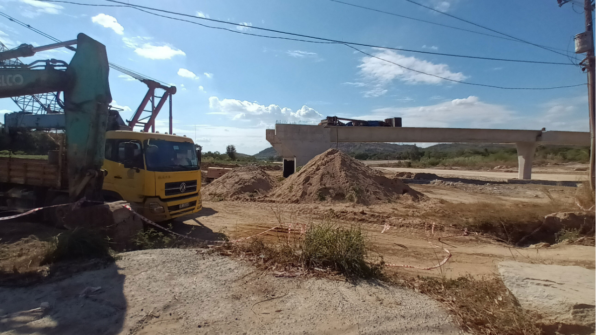Lập dự toán cắm cọc giải phóng mặt bằng - Hướng dẫn chi tiết và chính xác 1 Lập dự toán cắm cọc giải phóng mặt bằng