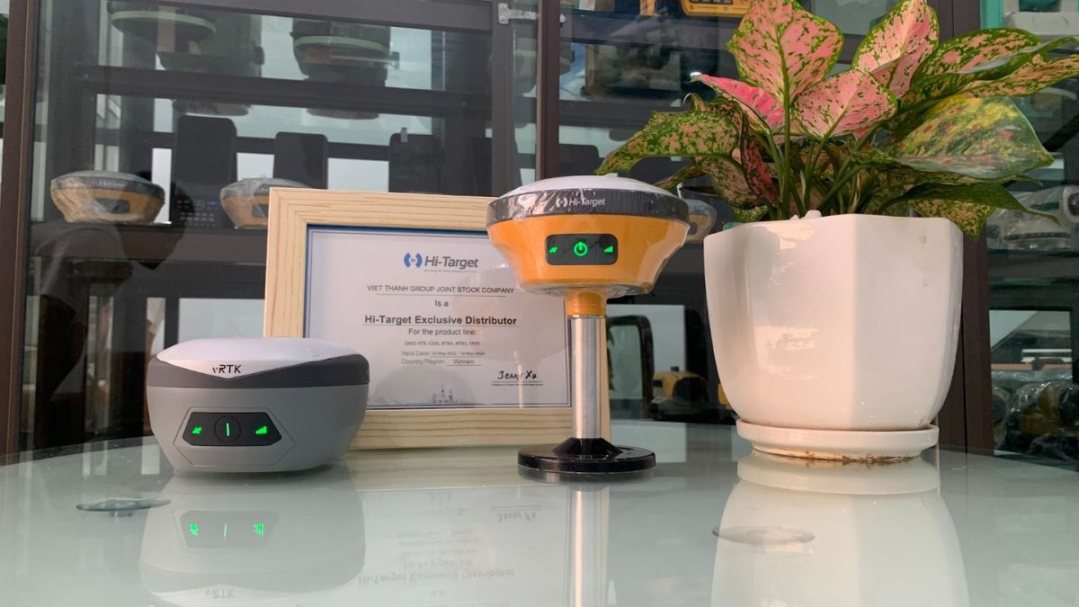 So sánh chi phí mua và thuê máy trắc địa