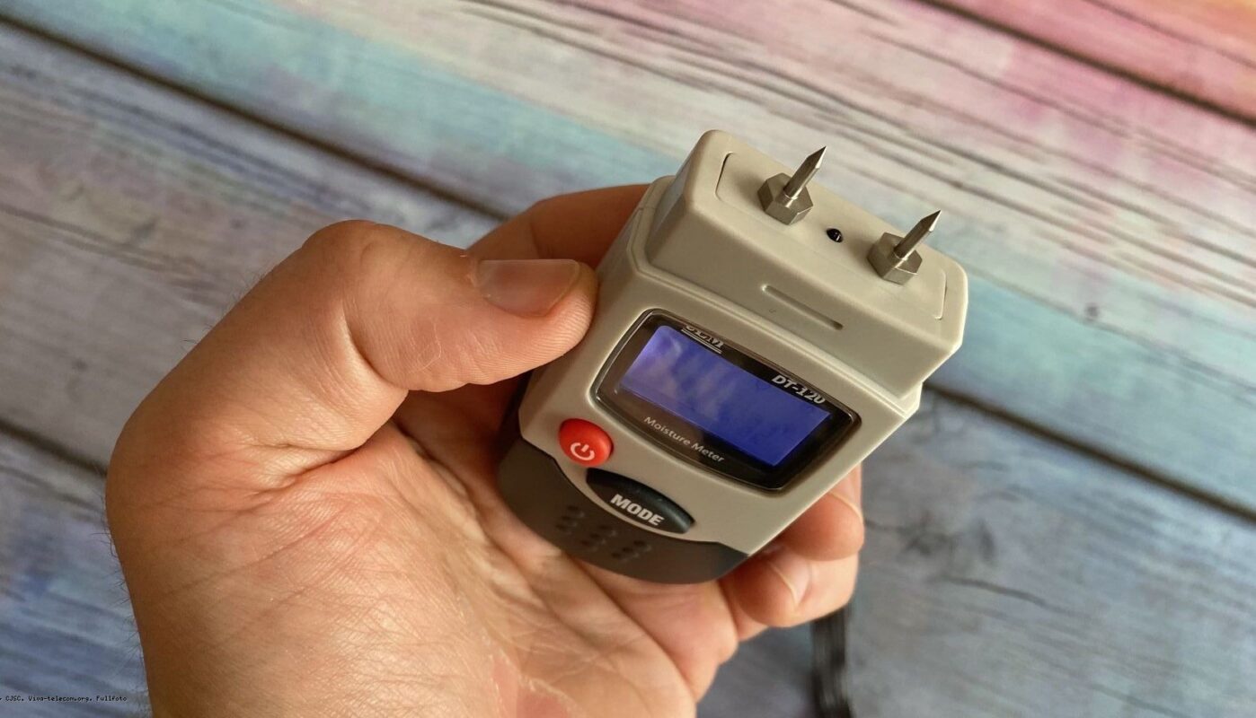 Máy đo độ ẩm gỗ CEM DT-120